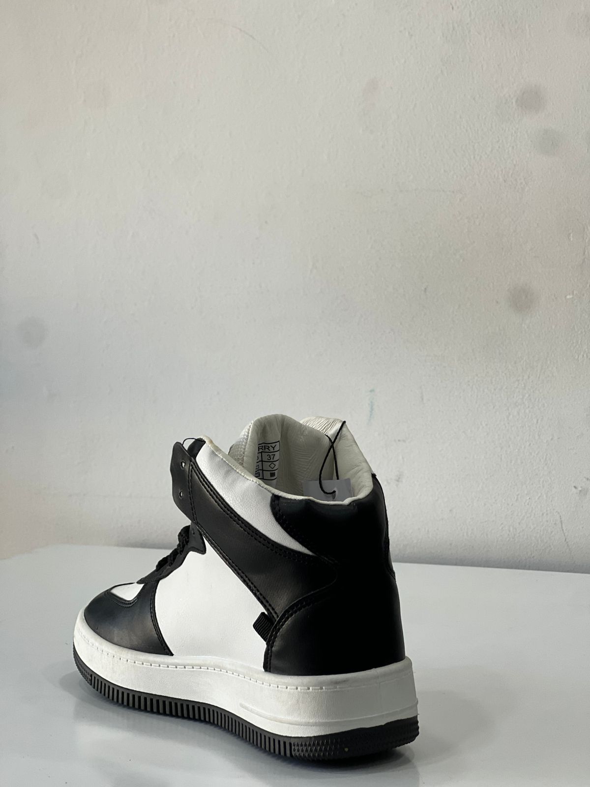 o-81/199 هاف بوت اديداس