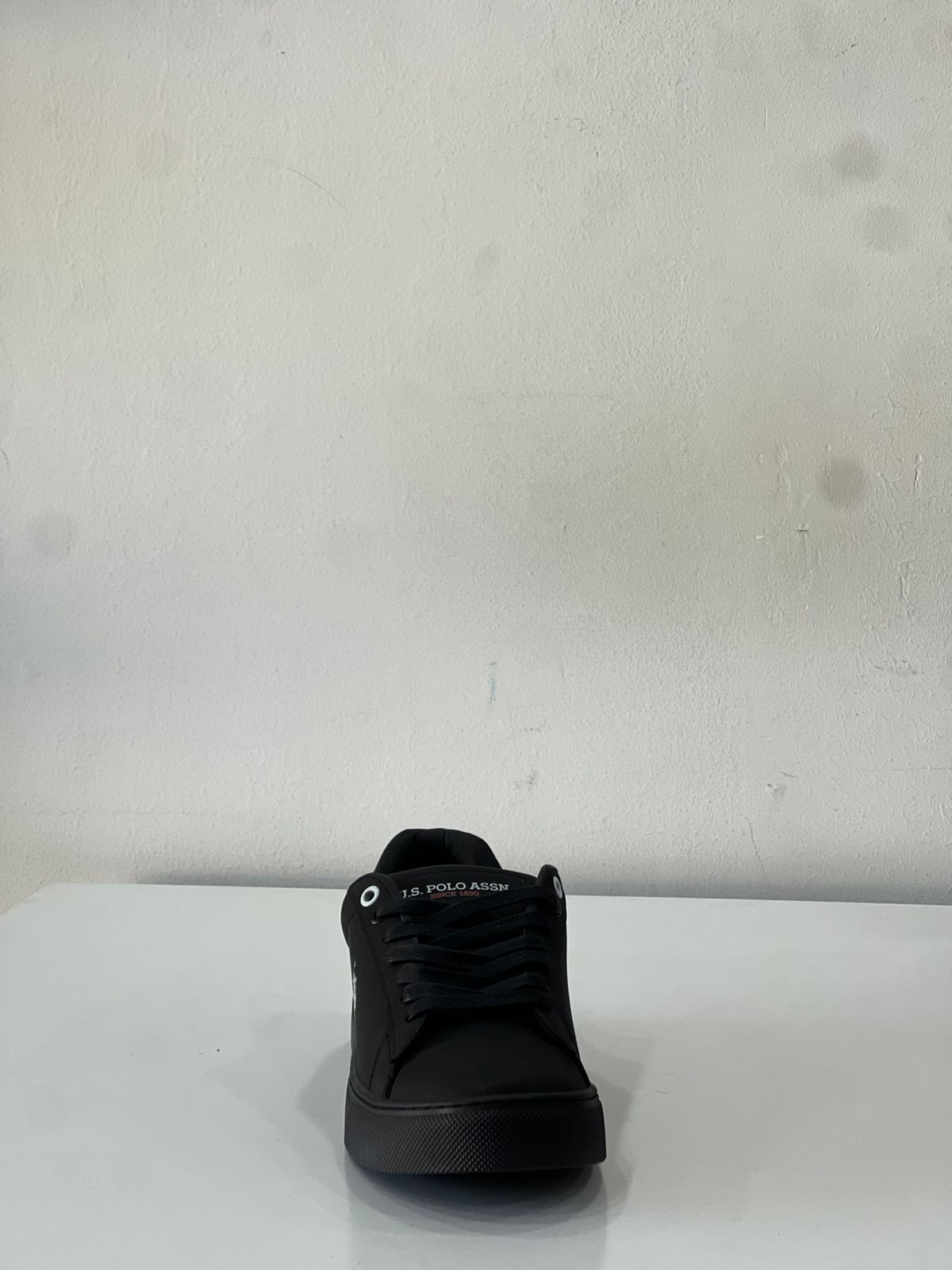 فيلفيت 174 اسود