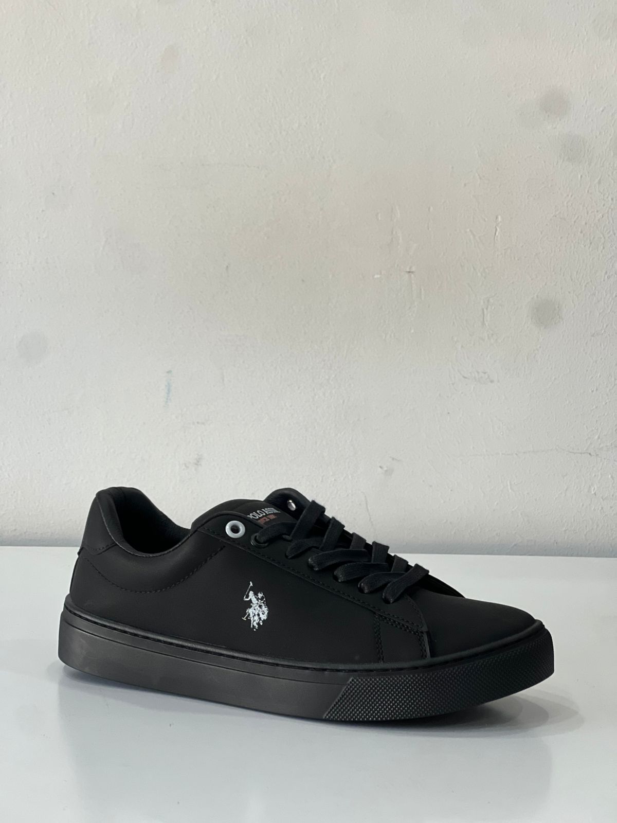 فيلفيت 174 اسود