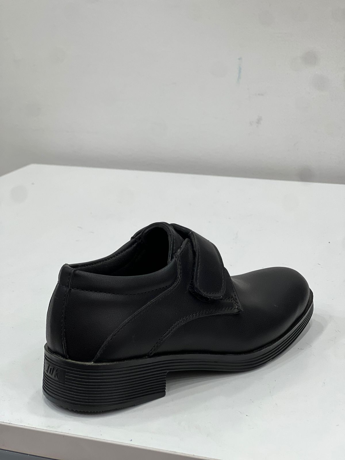 جزمه فوركس كلاسيك اولادى اسود e.w911