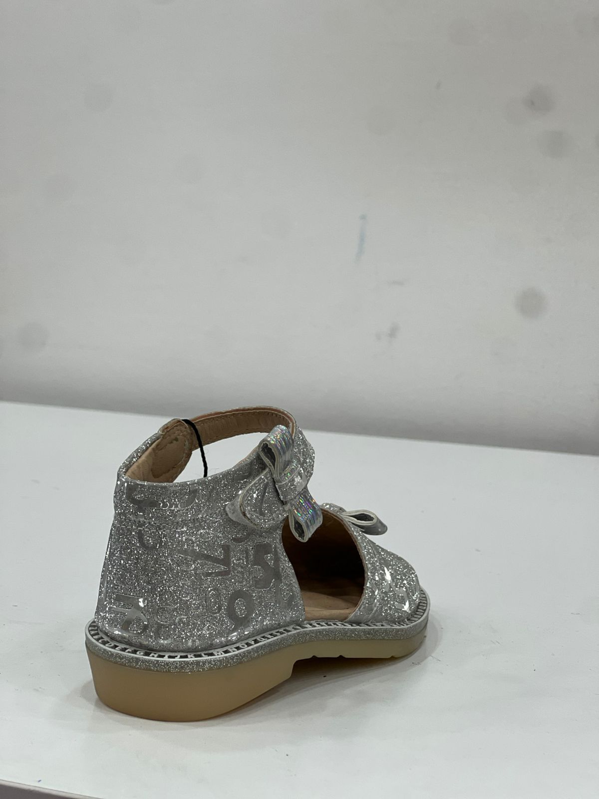 صندل فضى حروف 16 فوركس